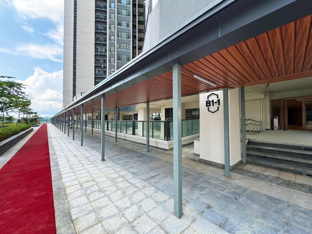 R&f Princess Cove Seine Region By Lions Bay Johor Bahru