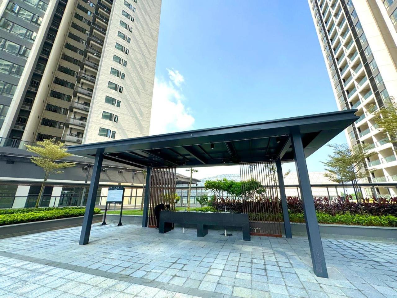 Apartment R&f Princess Cove Seine Region By Lions Bay