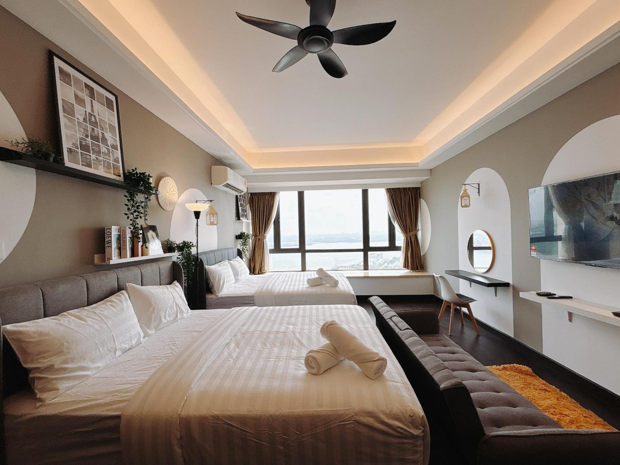Apartment R&f Princess Cove Seine Region By Lions Bay *