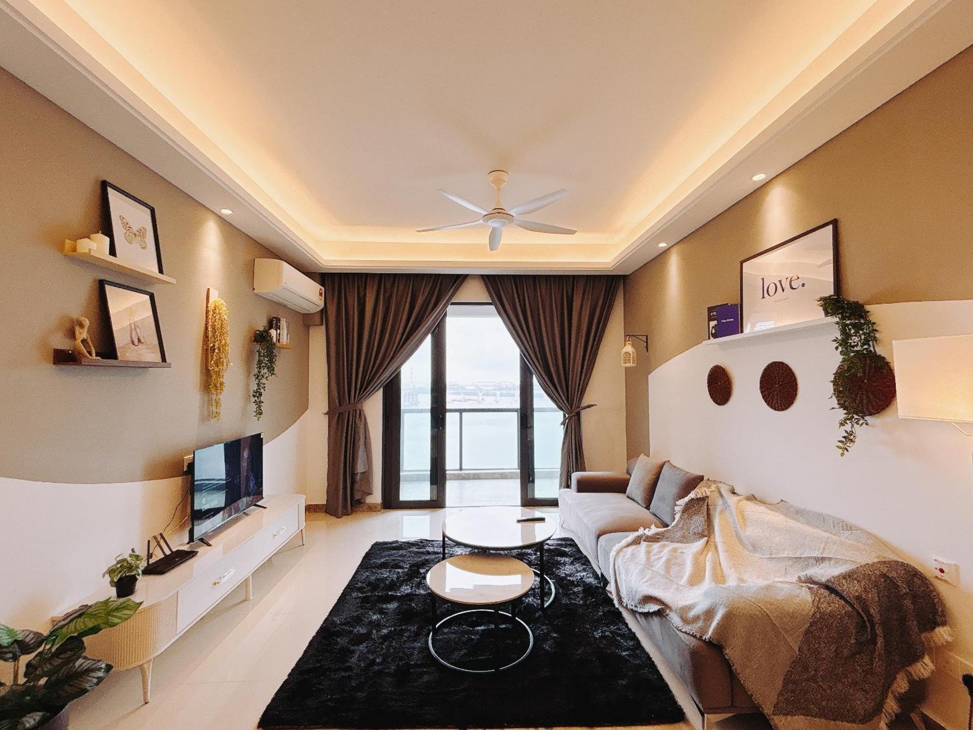 Apartment R&f Princess Cove Seine Region By Lions Bay *