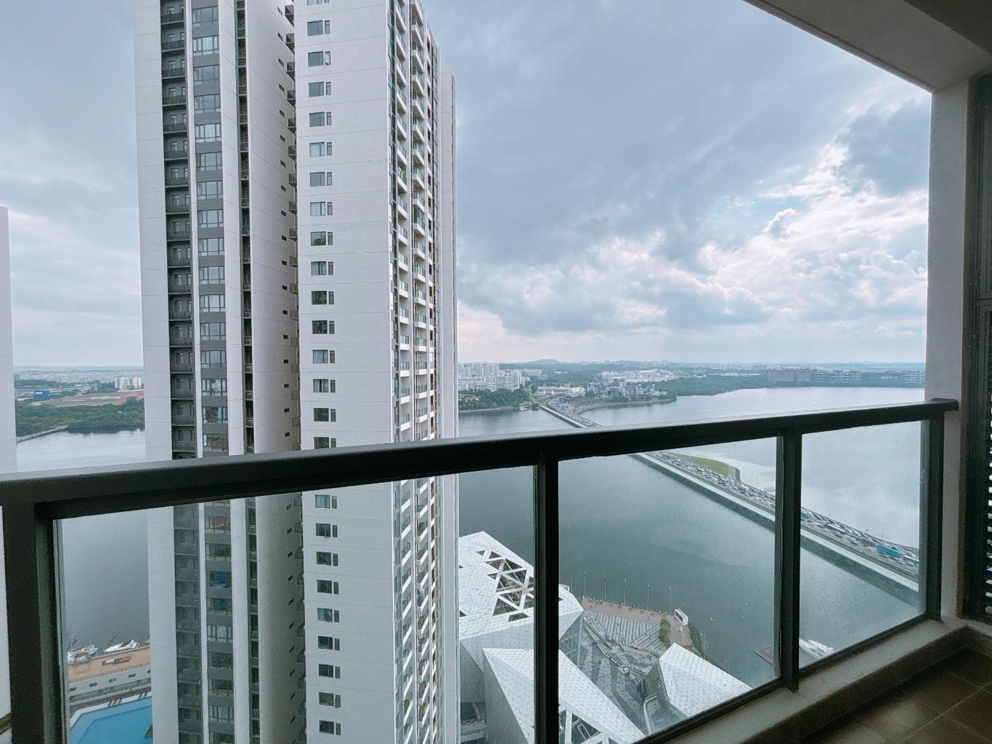 Apartment R&f Princess Cove Seine Region By Lions Bay *