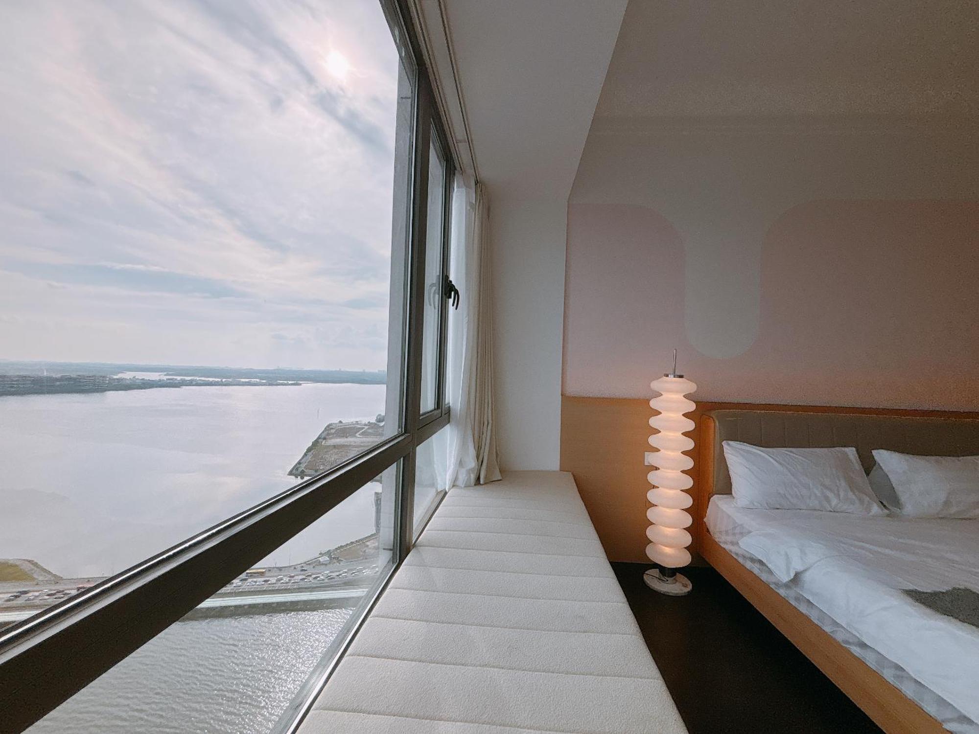 Apartment R&f Princess Cove Seine Region By Lions Bay *
